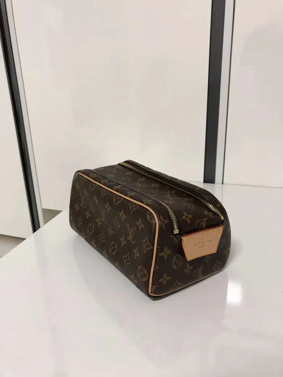 ルイヴィトン モノグラム ドップキット