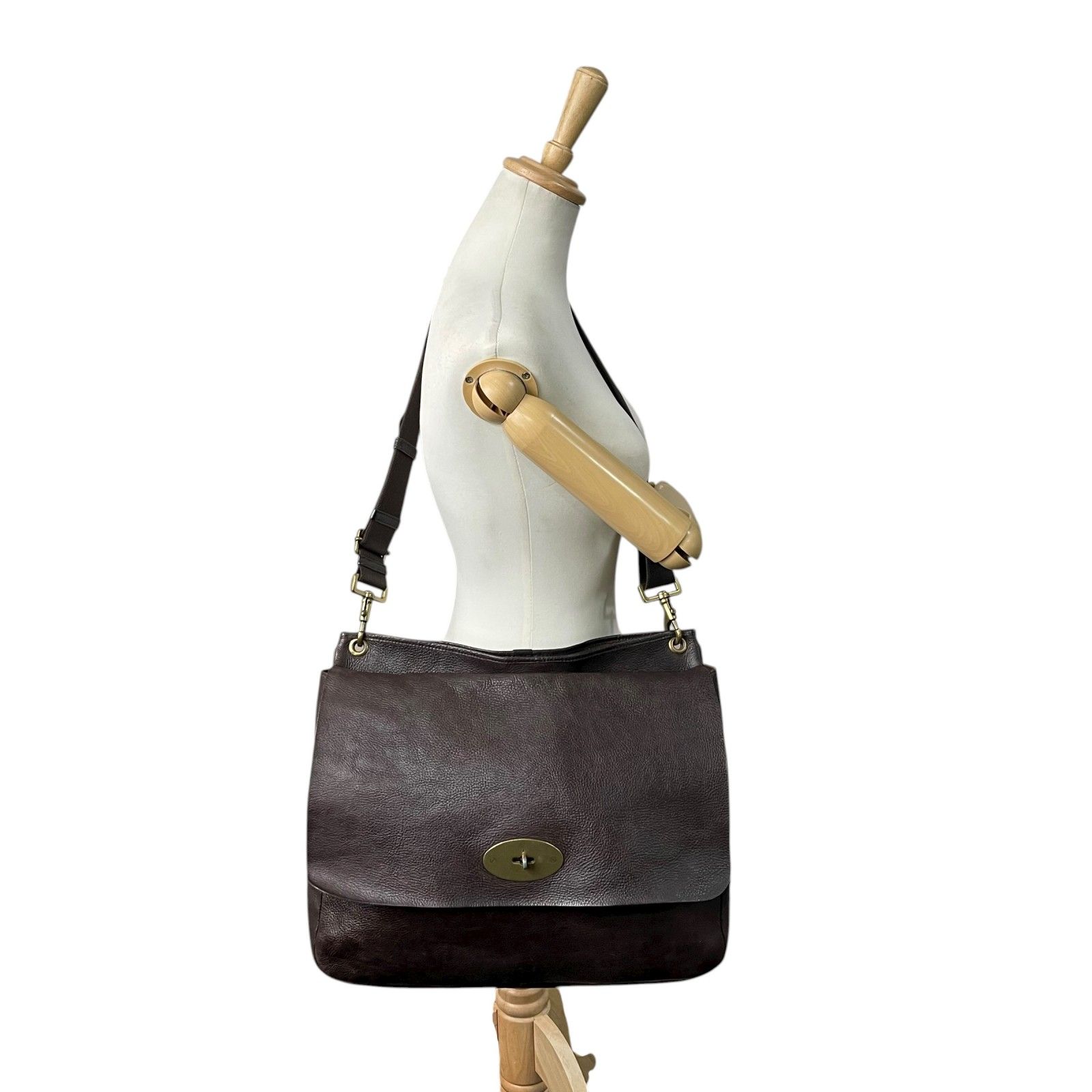 美品■マルベリー 肩掛け ショルダーバッグ ダークブラウン 保存袋付 MULBERRY マルベリー ショルダーバッグ ダークブラウン レザー ターン