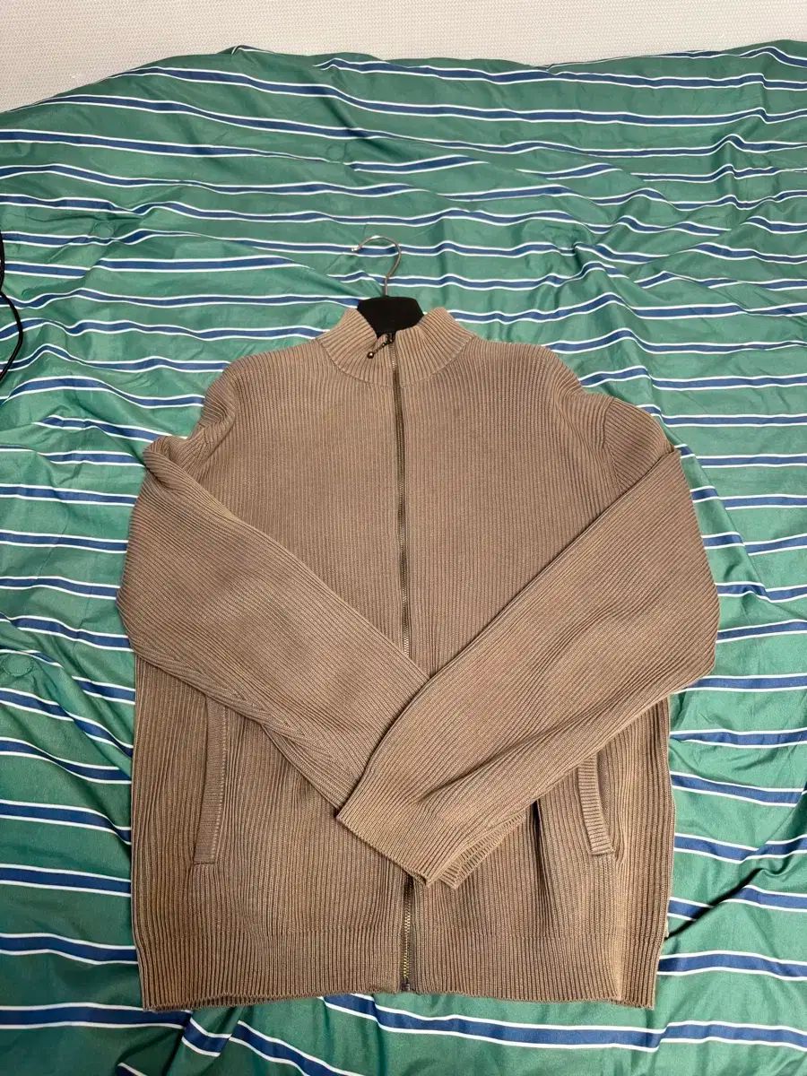 ディスイズネバーザット ニットジップアップ