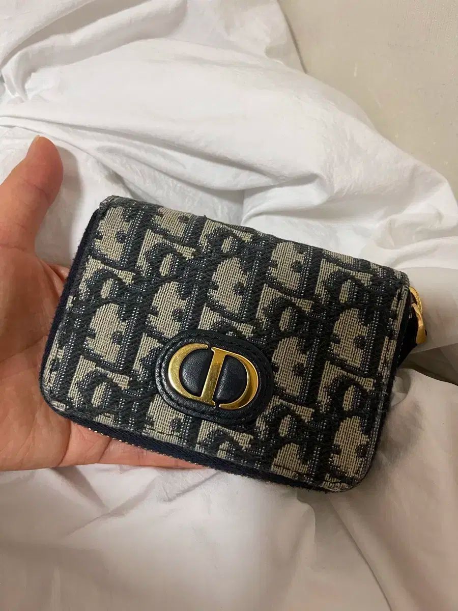 Dior 30 モンテーニュ ボアージュ スモール ジッパー カードウォレット