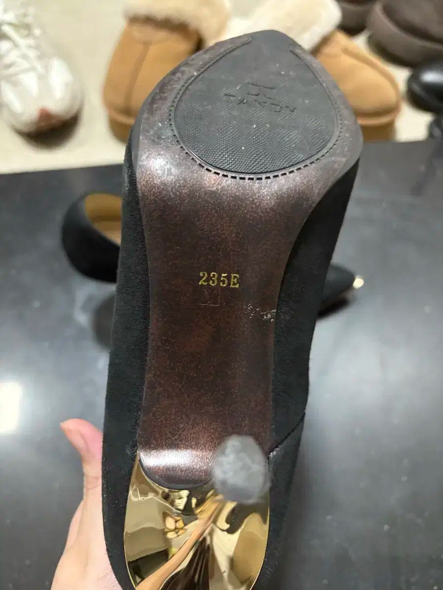 TANDY タンディ レディース スウェード ブラック パンプス 235