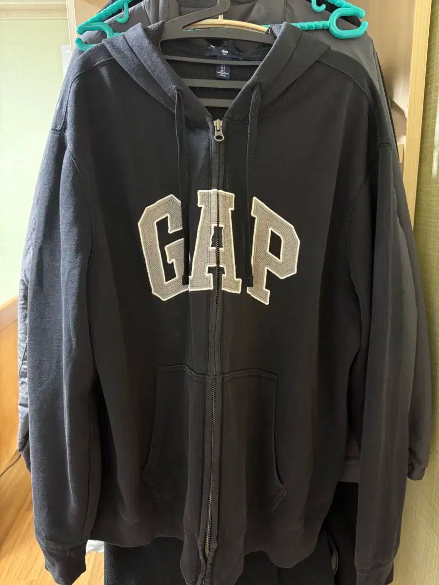最大15％オフで販売。 GAP ギャップ フーディー ジップアップ ブラック ポテンシャル