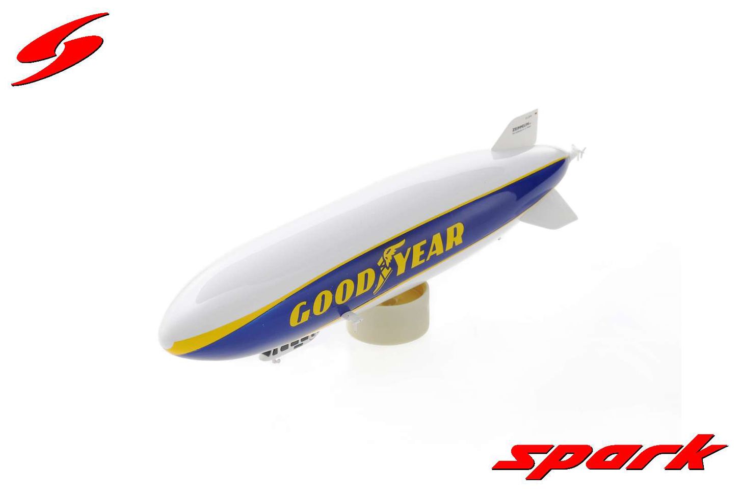 Goodyear Blimp - メルカリ
