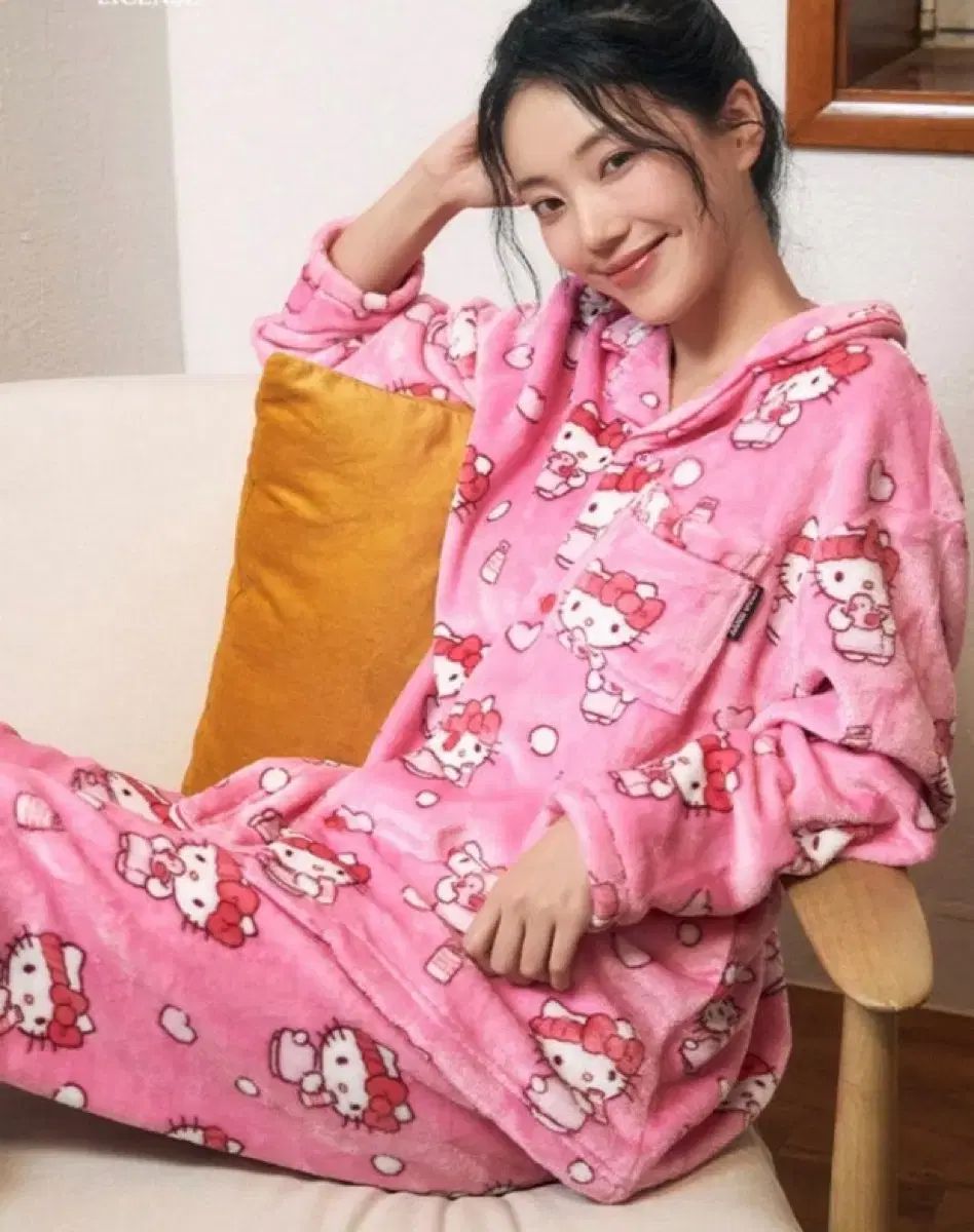 スパオ ハローキティ 睡眠 パジャマ