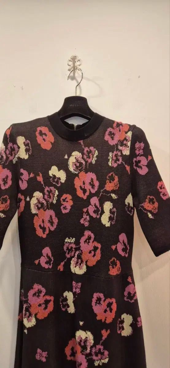 MOJO.S.PHINE モジョエスピン フラワー パータン ウール ONE PIECE