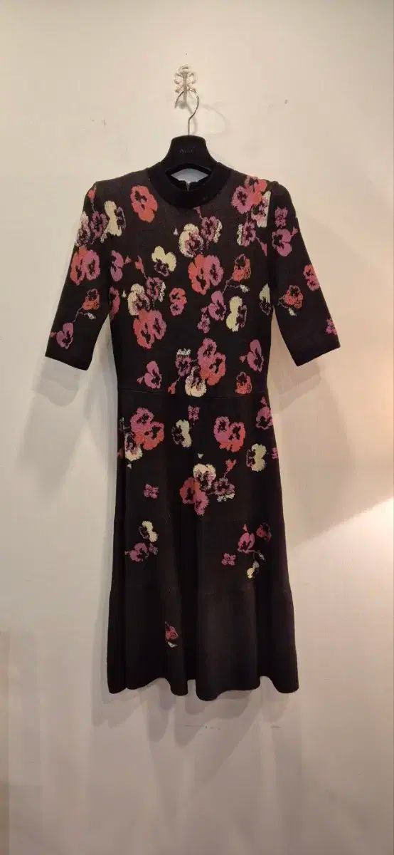 MOJO.S.PHINE モジョエスピン フラワー パータン ウール ONE PIECE