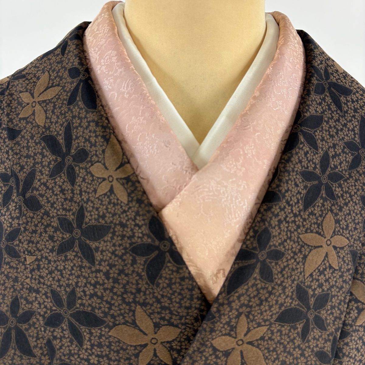  道中着 身丈121.5 cm 裄丈63 S 和装コート 小花 花 焦茶色 正絹 秀品 羽織 着物 浴衣