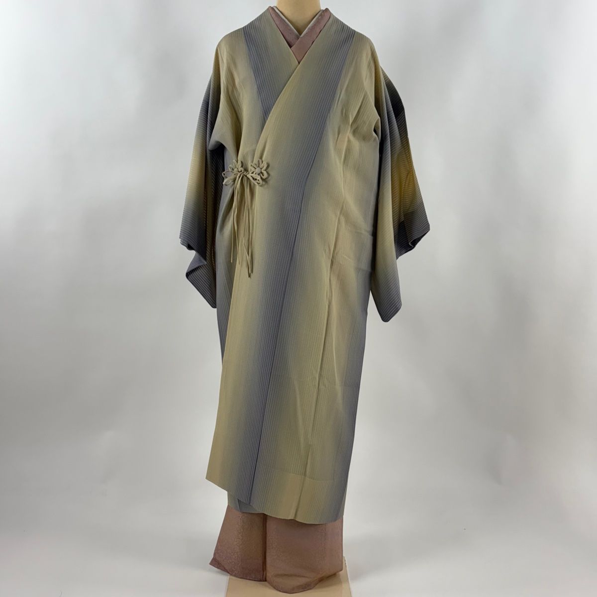 道中着 身丈124 cm 裄丈65 M 和装コート 着物衿 縦ぼかし ベージュ 正絹 秀品