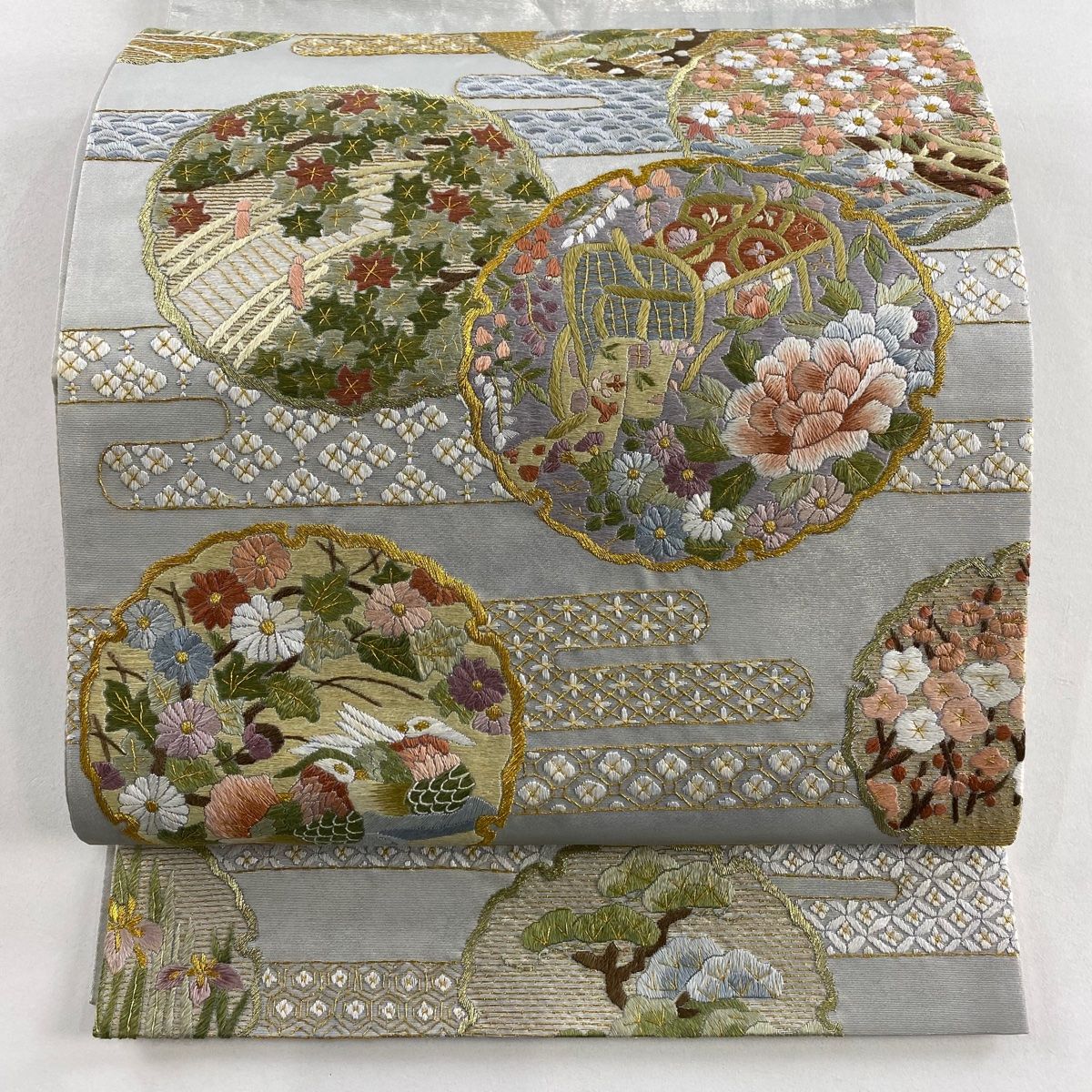 A 菊花模様 銀駒刺繍 銀色 太鼓 正絹 フォーマルな袋帯 A 菊花模様 銀駒刺繍 銀色 太鼓 正絹 フォーマルな袋帯