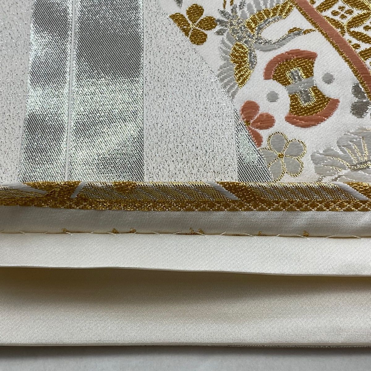 美品】 袋帯 秀品 振袖向き 菊 宝尽くし 金銀糸 箔 白 六通 正絹