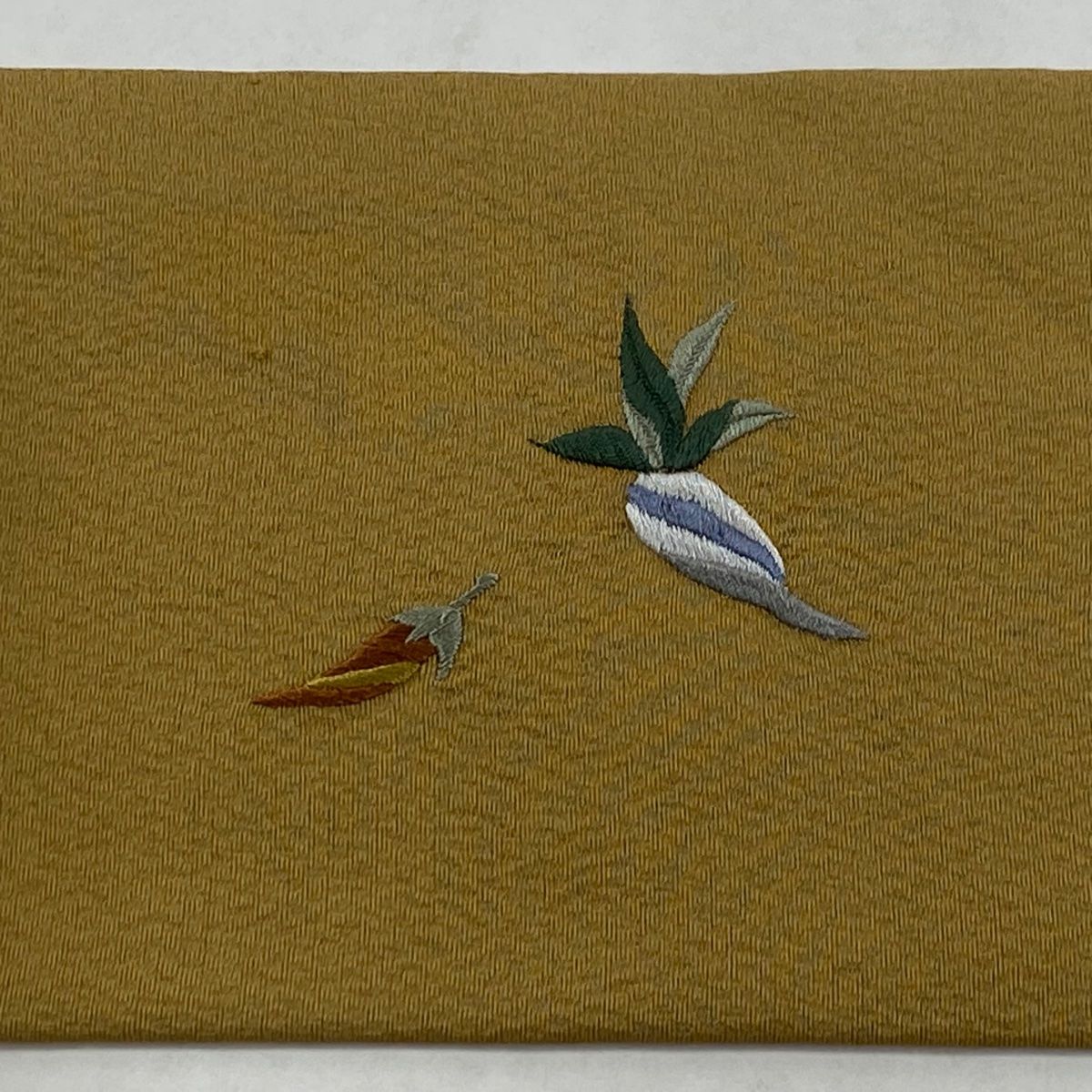 美品】名古屋帯 秀品 生り物 刺繍 金糸 ベージュ 正絹 【中古】 - メルカリ