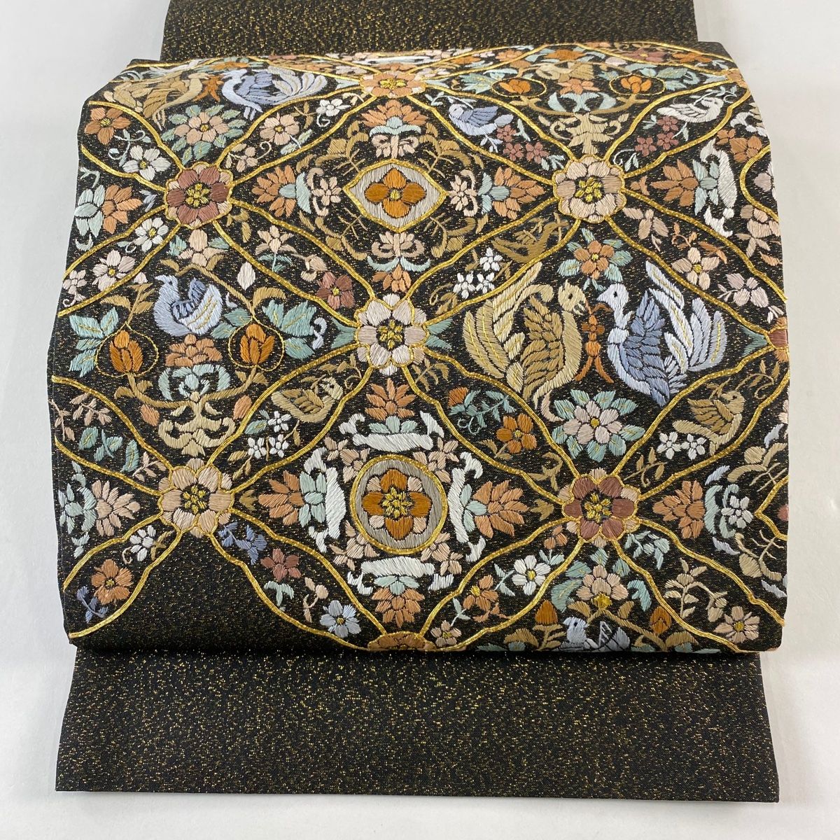袋帯 向かい鳥 華文 刺繍 金糸 黒 お太鼓柄 正絹