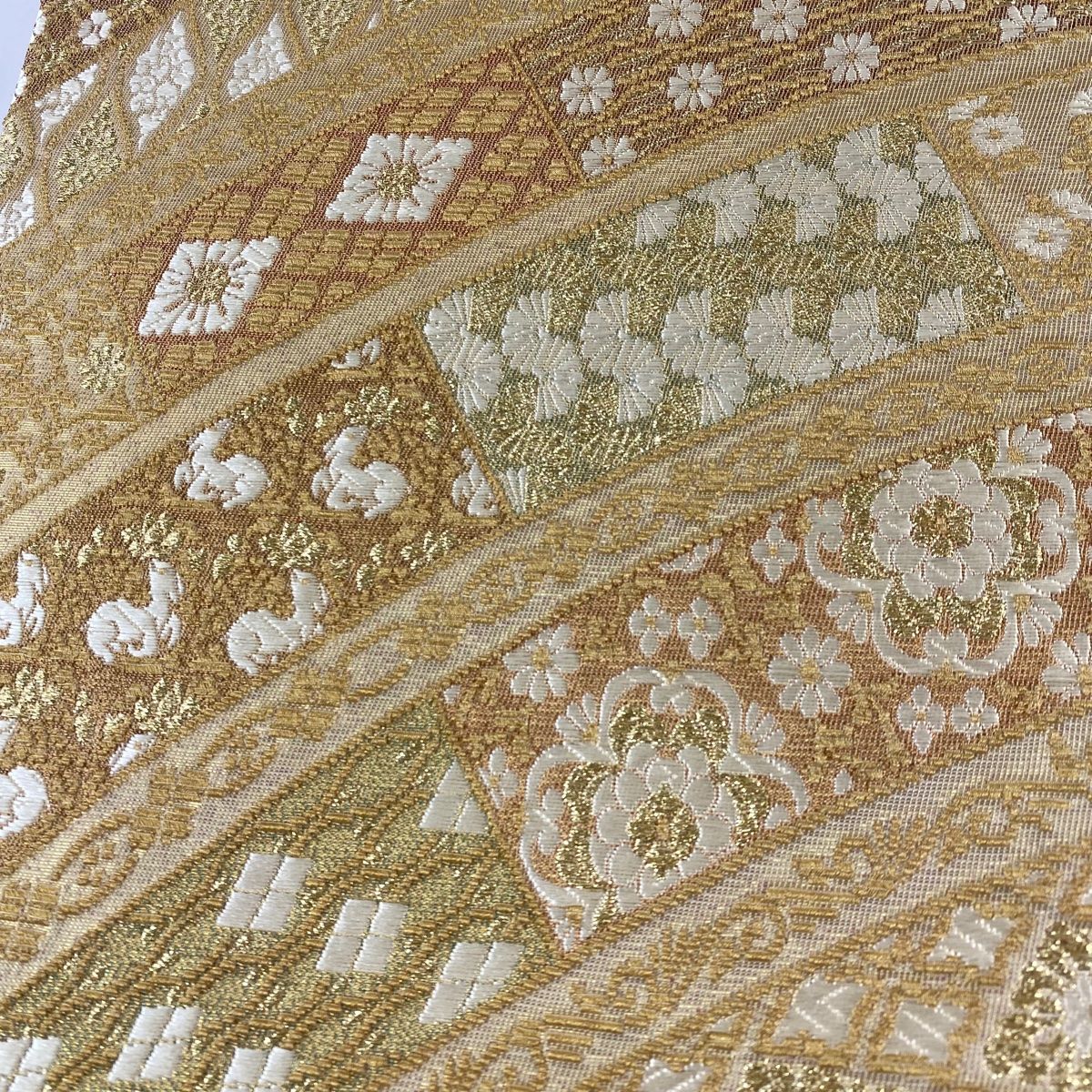 袋帯 花 花うさぎ 金糸 箔 金色 六通 正絹