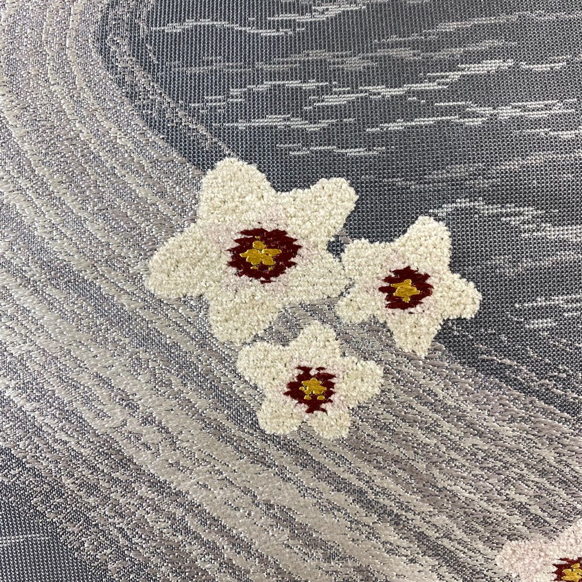 袋帯 やまと 梅 流水 刺繍 灰色 六通 正絹