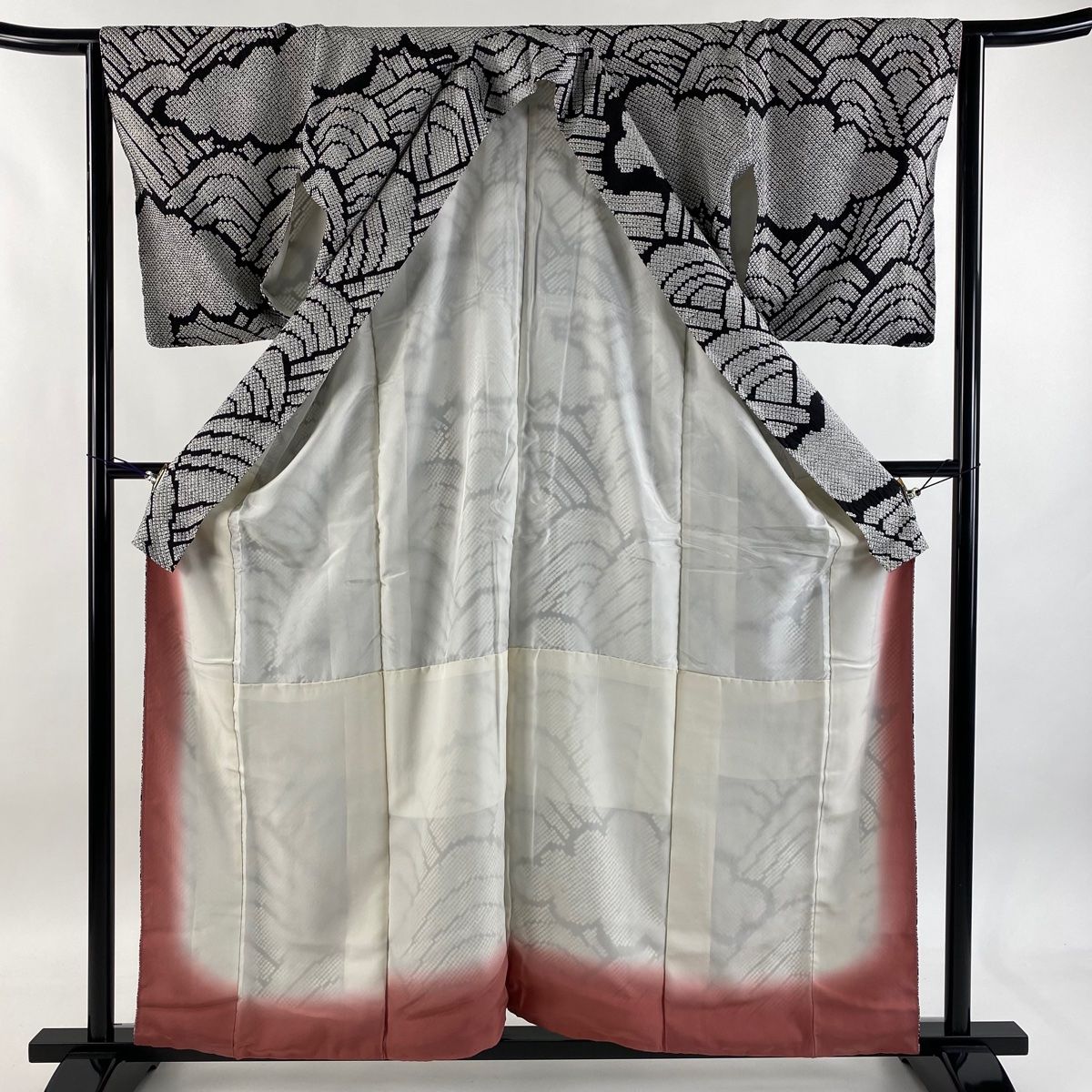  訪問着 身丈157.5 cm 裄丈64 M 袷 青海波 雲文 総絞り 黒灰 正絹 秀品 訪問着 付け下げ 着物