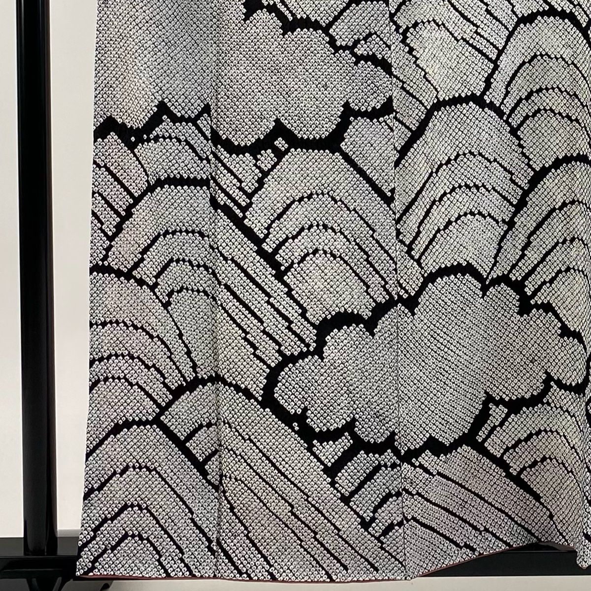 訪問着 身丈157 5 cm 裄丈64 M 袷 青海波 雲文 総絞り 黒灰 正絹 秀品