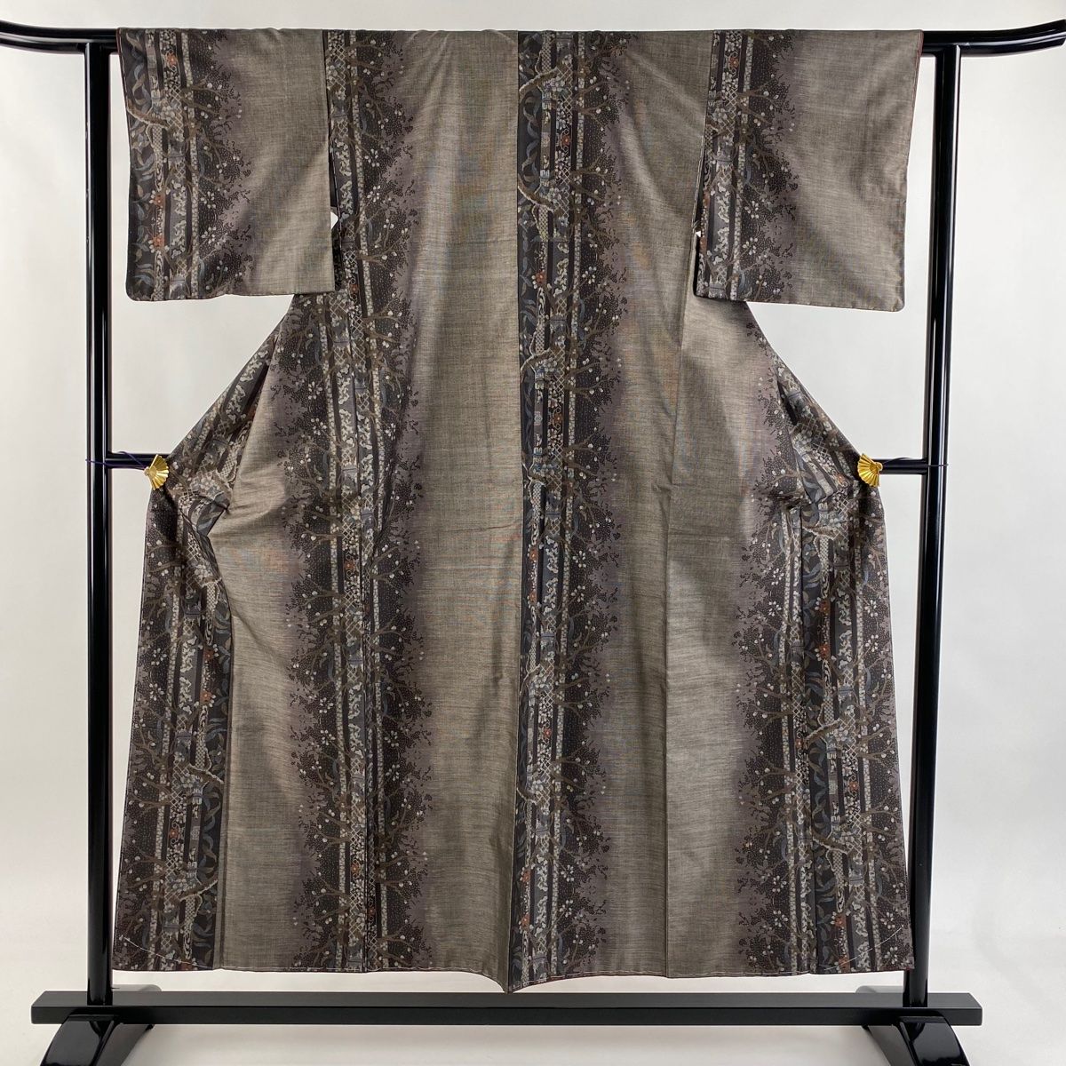 紬 身丈153 cm 裄丈60 5 S 袷 枝花 シルエット 焦茶色 正絹 秀品