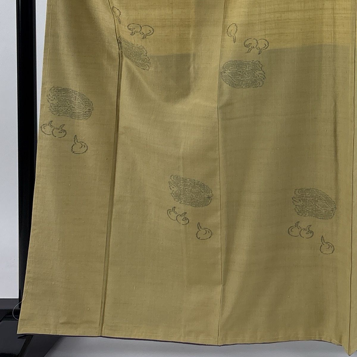 結城紬 身丈166 cm 裄丈66.5 M 袷 証紙 野菜 くわい からし色 正絹 秀品