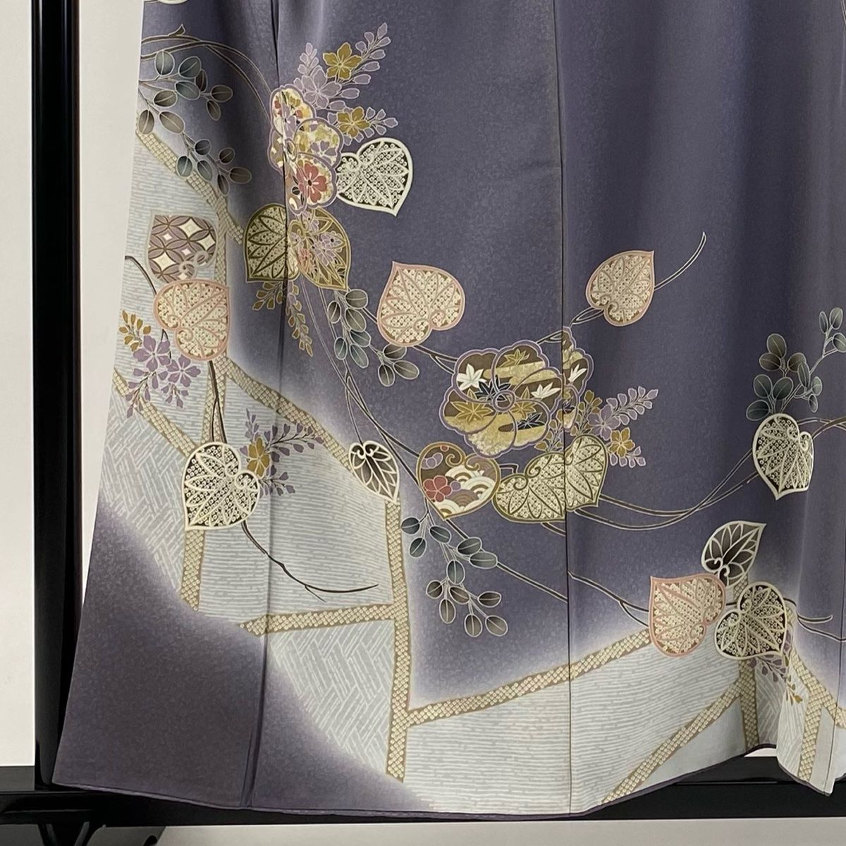 訪問着 身丈157 5 cm 裄丈64 M 袷 落款 葵 草花 金彩 ぼかし 灰紫 正絹 秀品 一つ紋