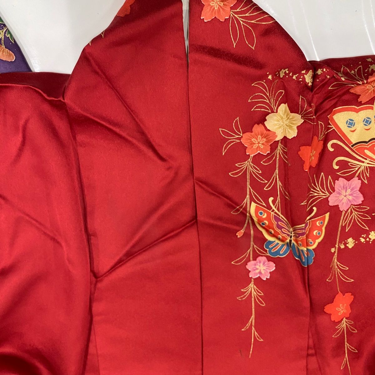  振袖 身丈155 5 cm 裄丈66 M 袷 鈴乃屋 御所車 菊 金糸 金彩 赤 正絹 秀品 振袖 着物