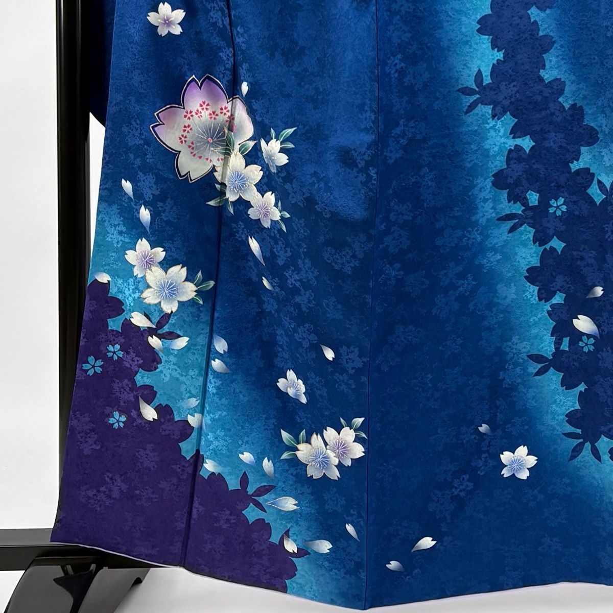 振袖 身丈162cm 裄丈67cm M 袷 桜 桜の花びら 金彩 染め分け 青 正絹