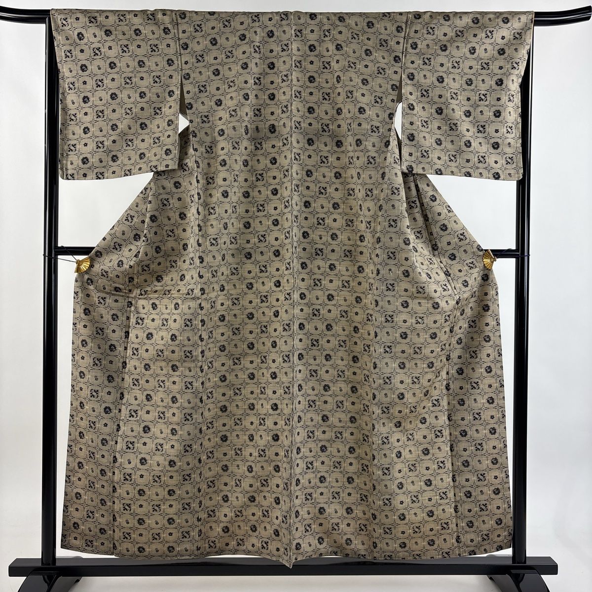 紬 身丈157.5 cm 裄丈66.5 M 袷 松竹梅 格子 灰茶 正絹 秀品