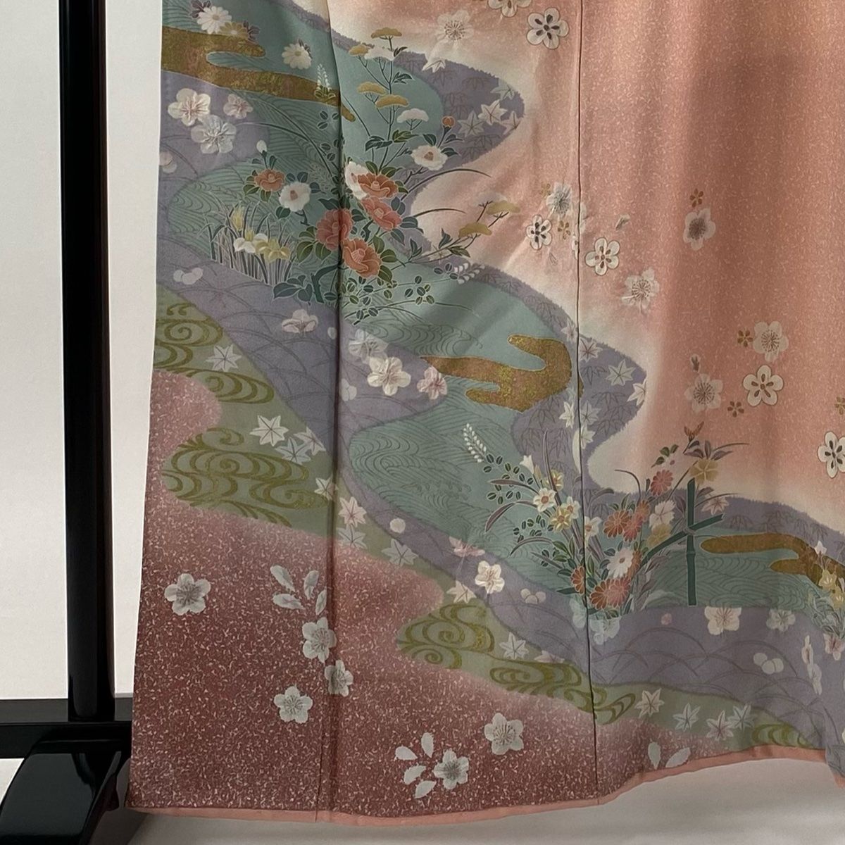 訪問着 身丈162 cm 裄丈67.5 L 袷 ふき綿仕立て仕立て 椿 流水 金彩 絞り サーモンピンク 正絹 秀品