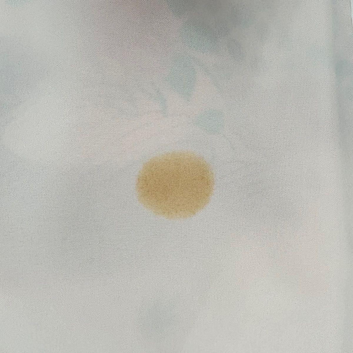 サーモンピンク