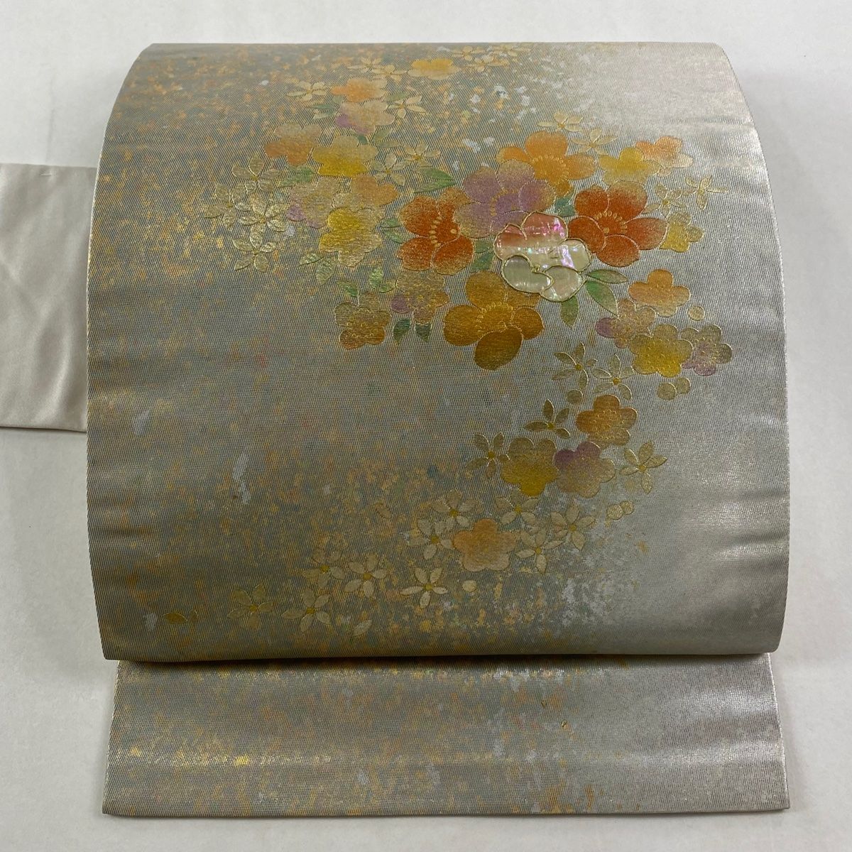 名古屋帯 秀品 草花 螺鈿 金銀彩 銀色 正絹