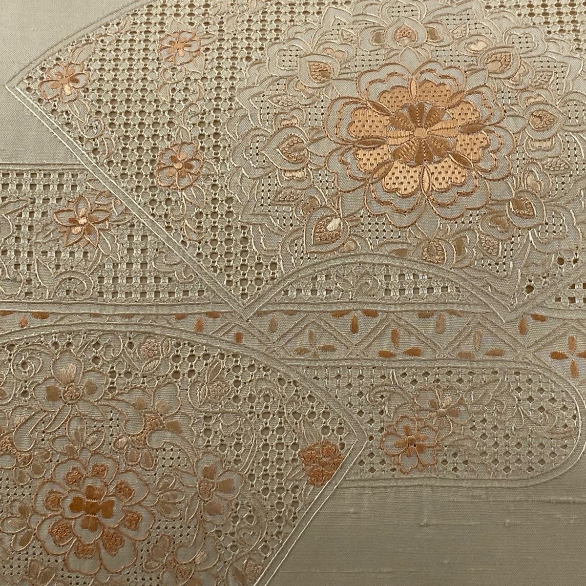 袋帯 秀品 紬地 扇面 華文 刺繍 ベージュ お太鼓柄 正絹