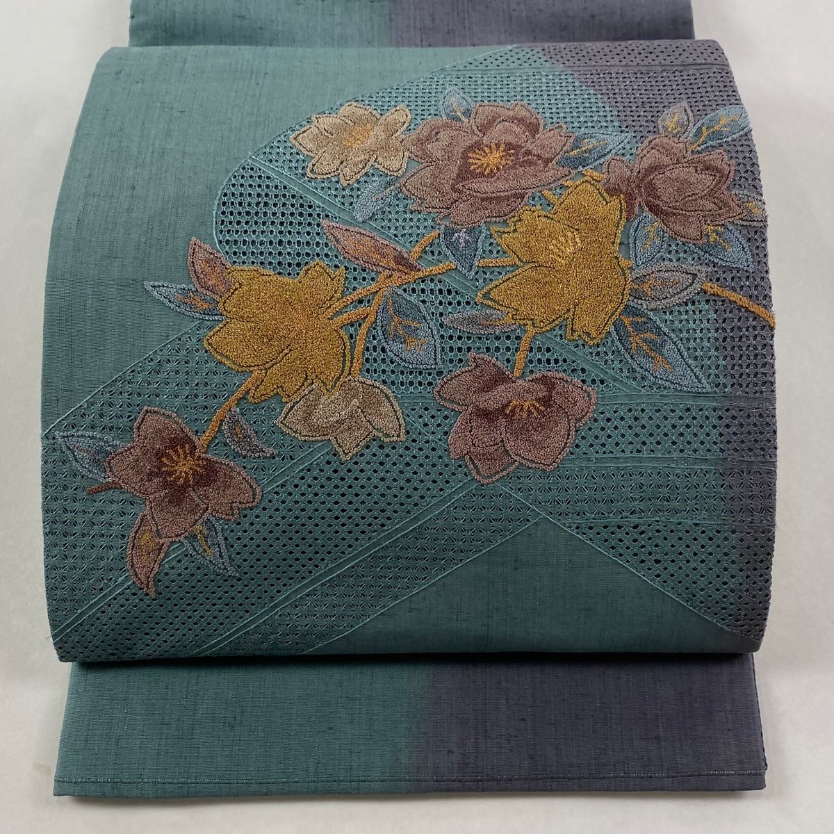 袋帯 秀品 紬地 草花 刺繍 灰緑 お太鼓柄 正絹