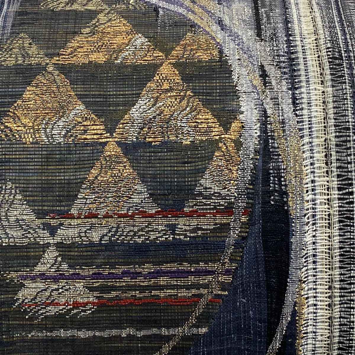 袋帯 渡文 落款 鱗 縞 金銀糸 箔 紺色 お太鼓柄 正絹