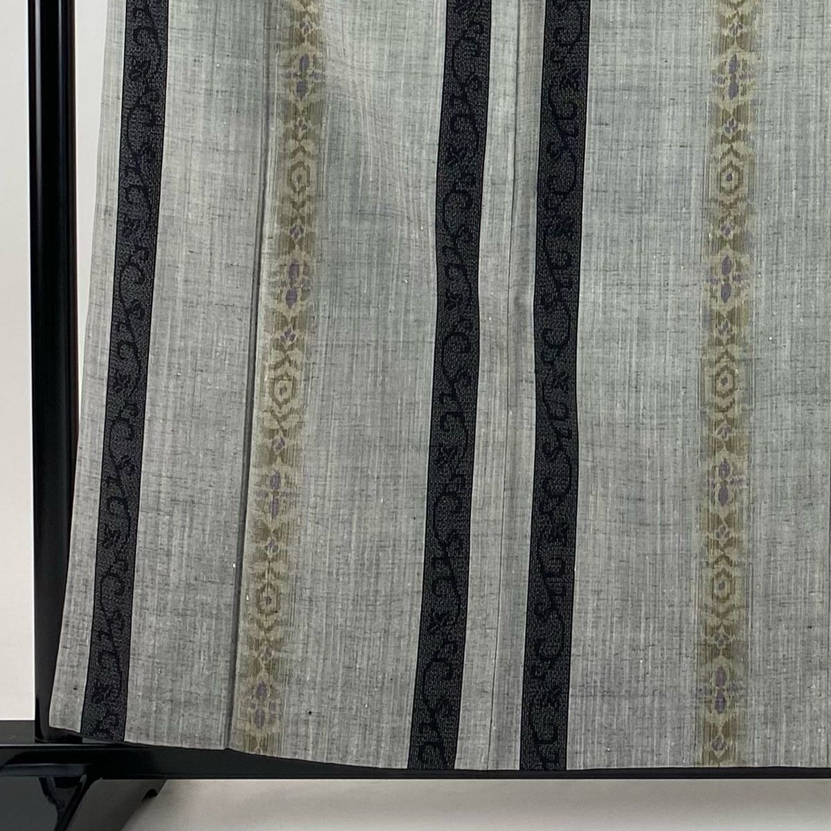 紬 身丈161 cm 裄丈65 5 M 袷 縦縞 花唐草 灰色 正絹