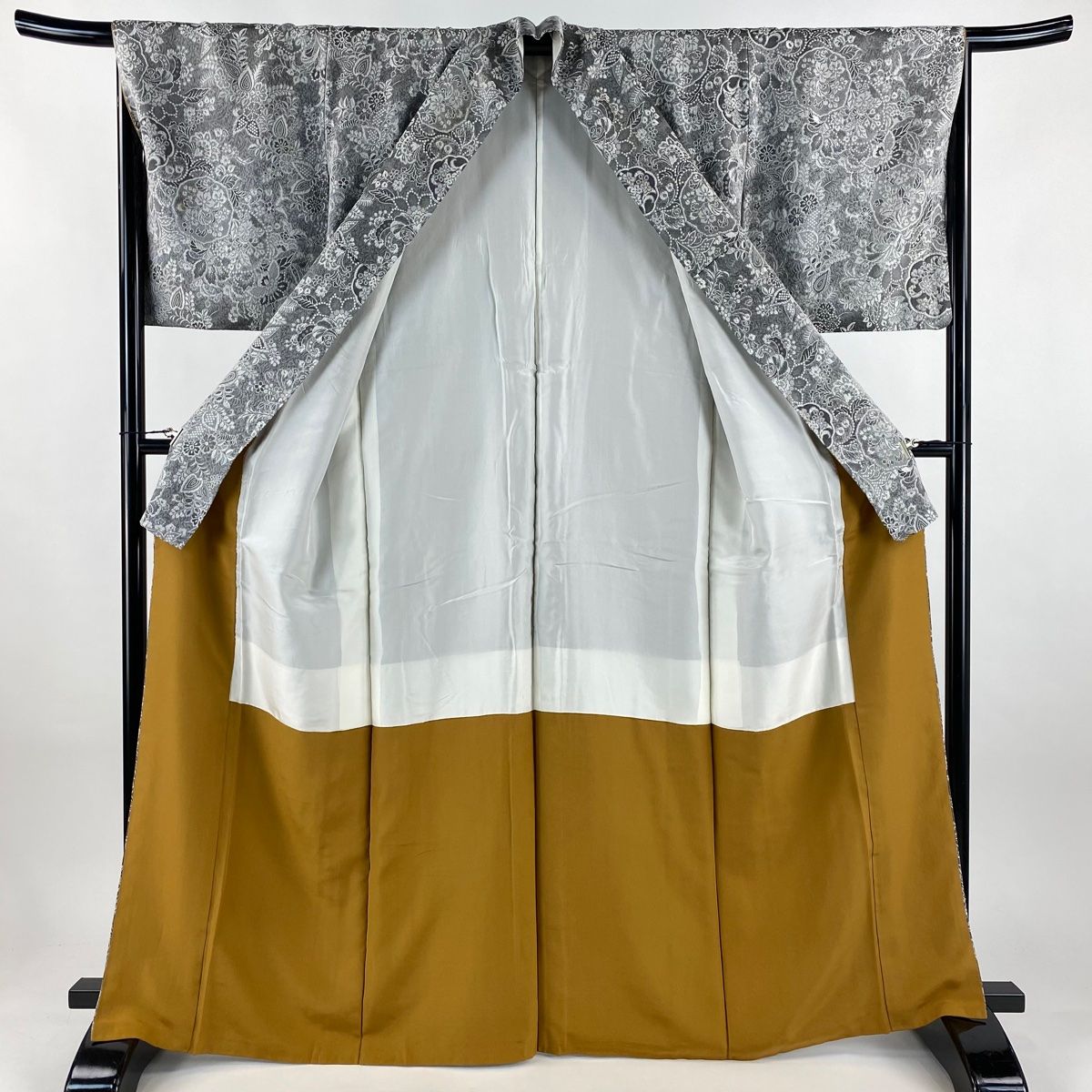  小紋 身丈164 cm 裄丈67 M 袷 草花 華文 紋意匠 灰色 正絹 小紋 着物