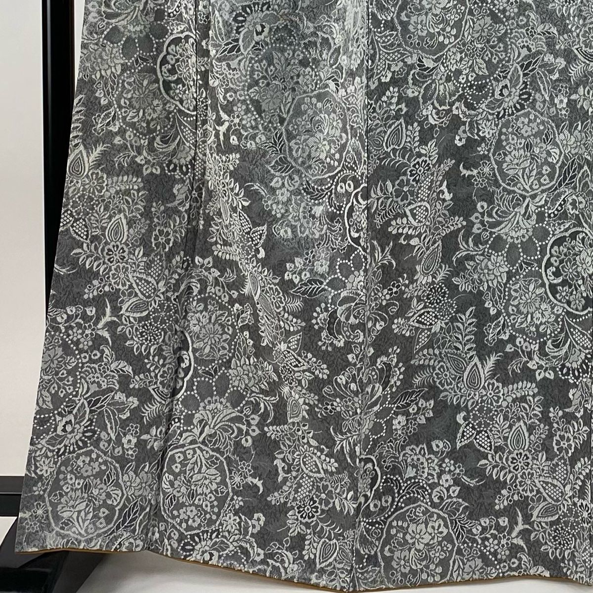 小紋 身丈164 cm 裄丈67 M 袷 草花 華文 紋意匠 灰色 正絹
