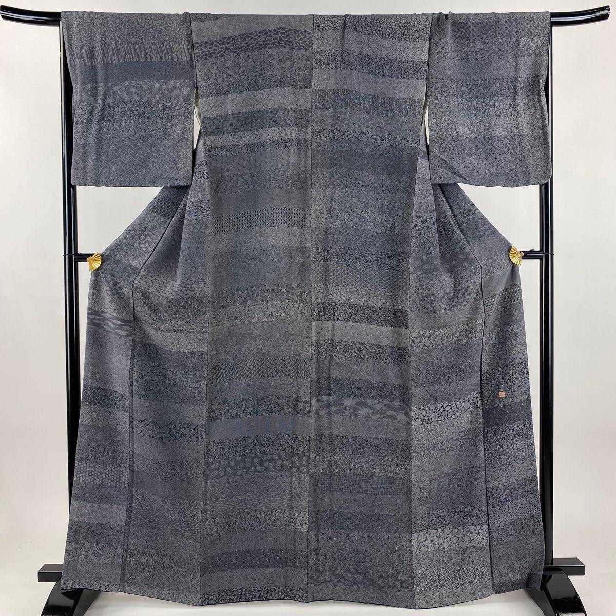 江戸小紋 身丈164 5 cm 裄丈68 L 袷 落款 寄せ柄 花 黒灰 正絹