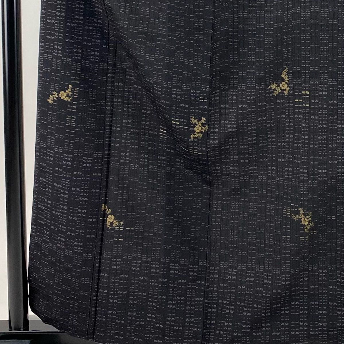 小紋 身丈159.5 cm 裄丈69 L 袷 草花 幾何学模様 金彩 墨色 正絹