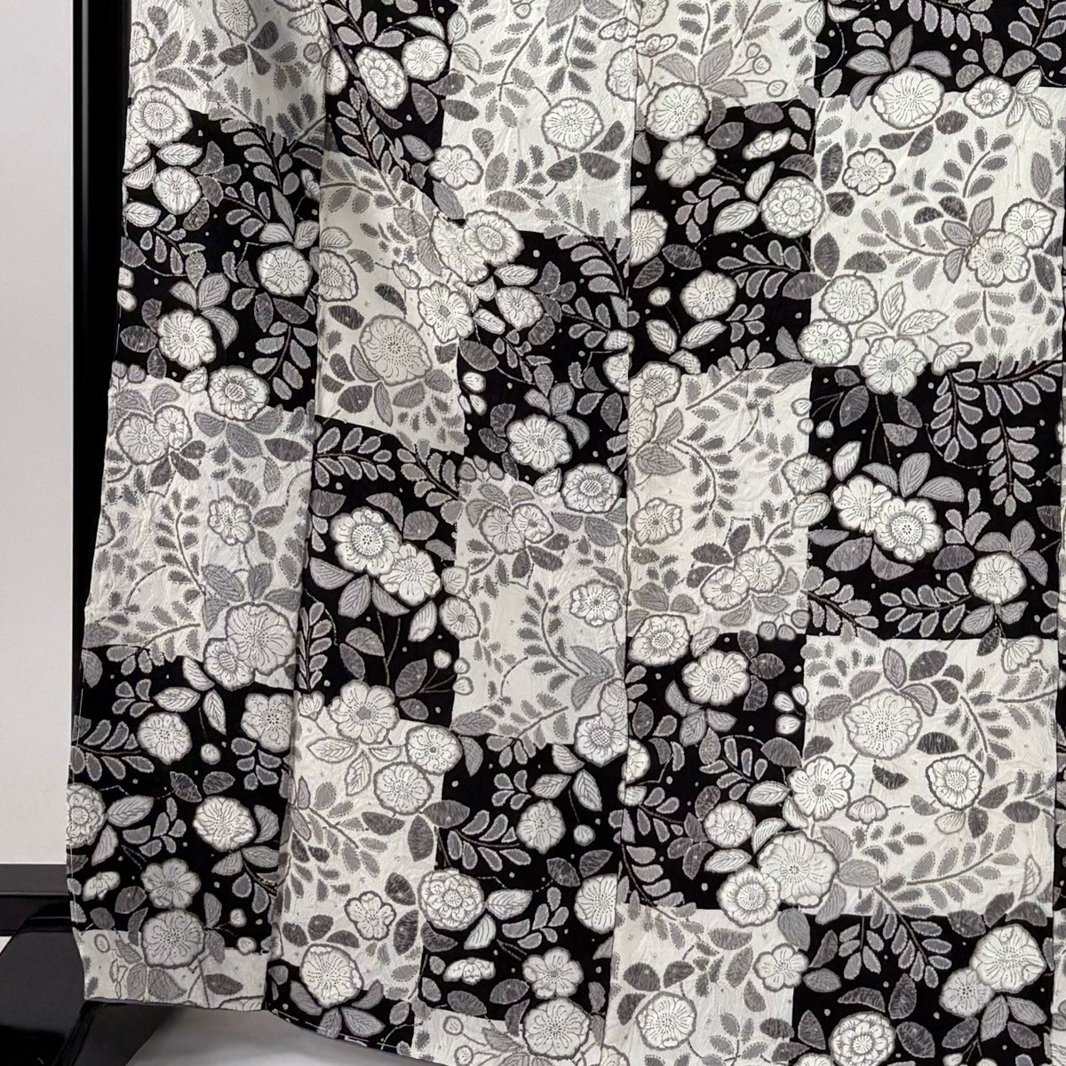 小紋 身丈169 cm 裄丈66 M 袷 辻が花 市松 金彩 灰白 正絹