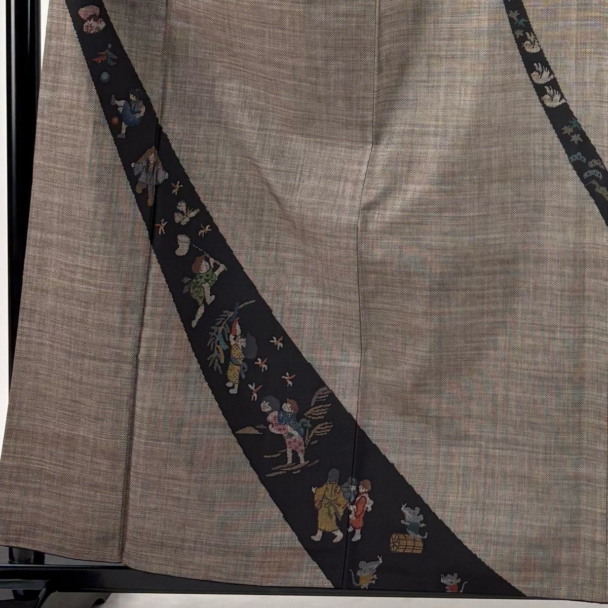 大島紬 身丈161 cm 裄丈63 5 S 袷 純泥染 証紙 人物 トンボ 焦茶色 正絹