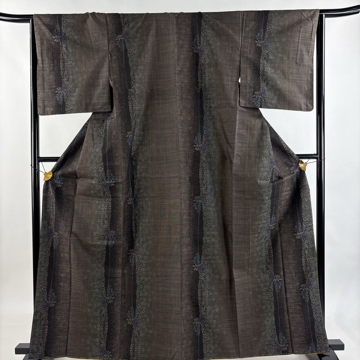 大島紬 身丈164 cm 裄丈64 M 袷 やまと 証紙 花 葉柄 純泥染 焦茶色 正絹