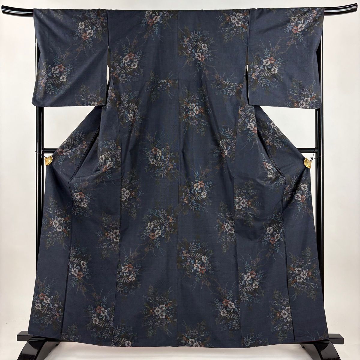 大島紬 身丈163 cm 裄丈67.5 L 袷 都喜ヱ門 証紙 草花 紺色 正絹