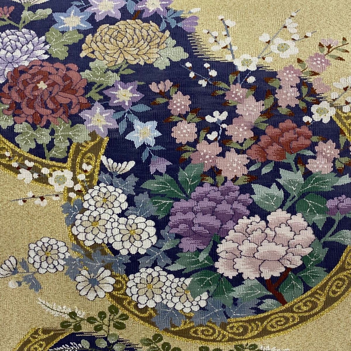 袋帯 秀品 草花 桜 金銀糸 箔 ベージュ お太鼓柄 正絹