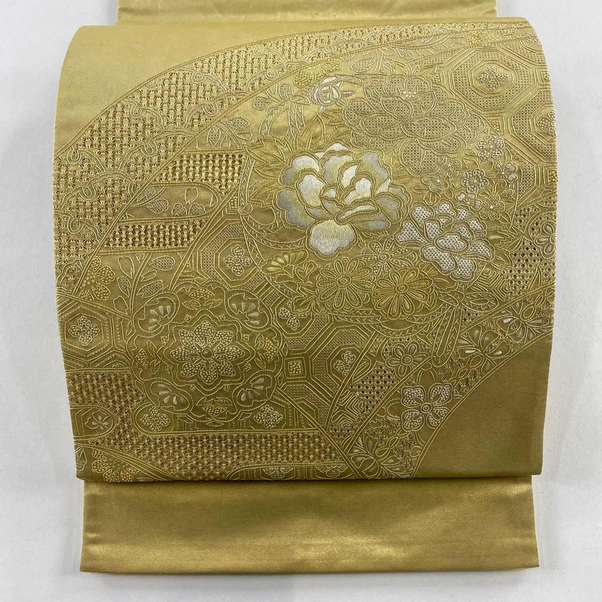 袋帯 秀品 草花 華文 刺繍 箔 金色 お太鼓柄 正絹