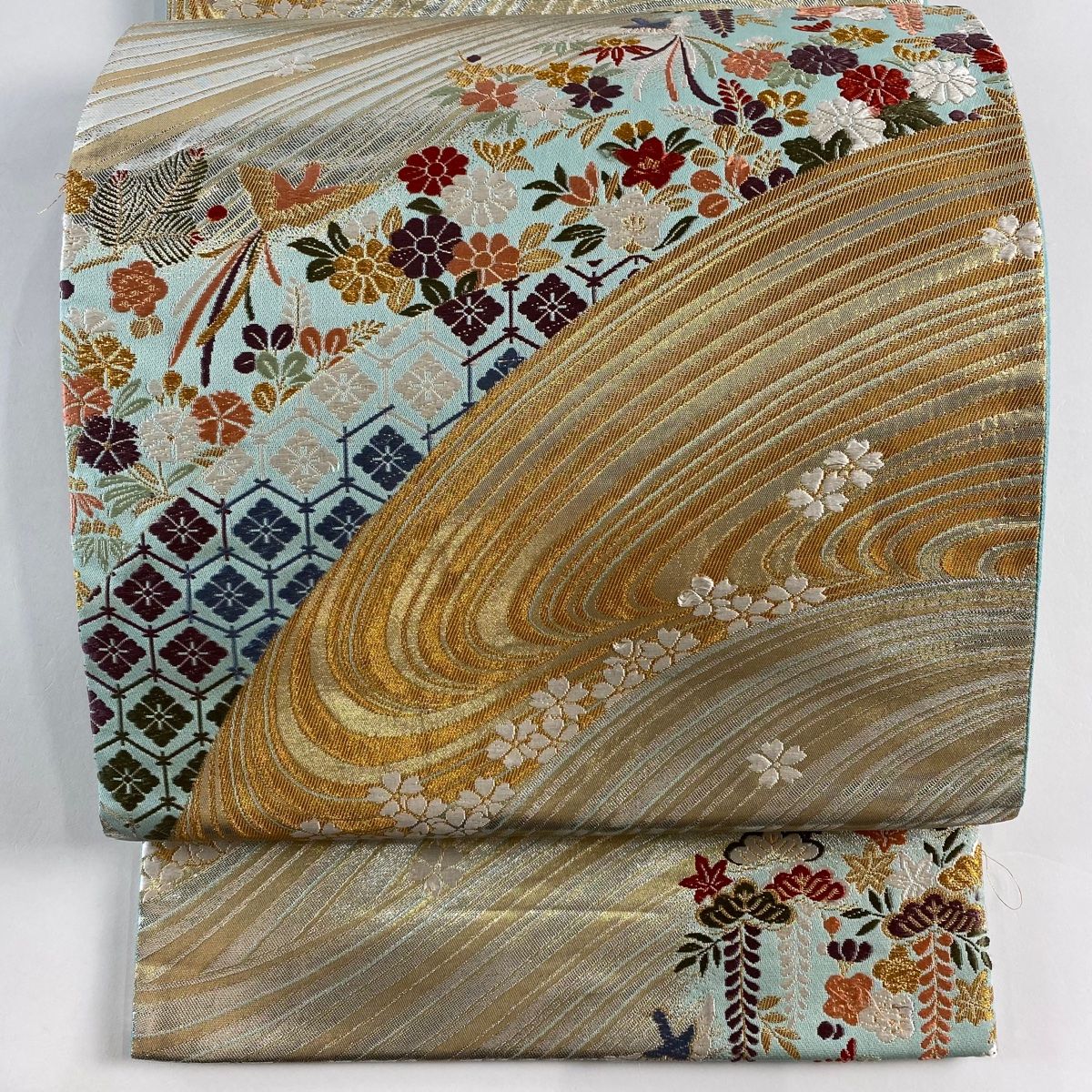 袋帯 秀品 草花 花菱 刺繍 箔 薄緑 六通 正絹