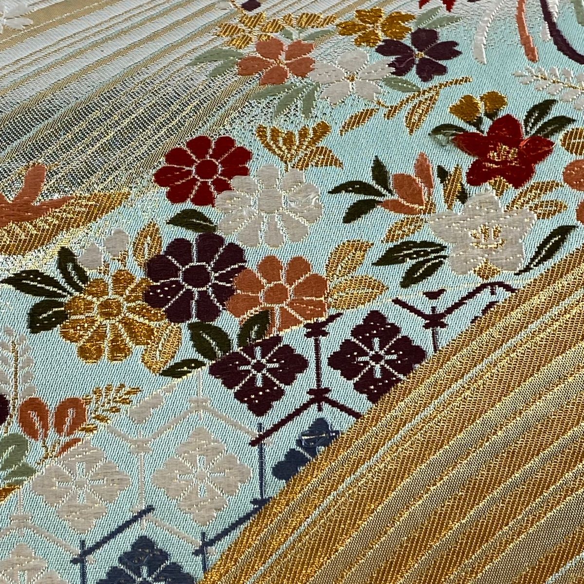 袋帯 秀品 草花 花菱 刺繍 箔 薄緑 六通 正絹