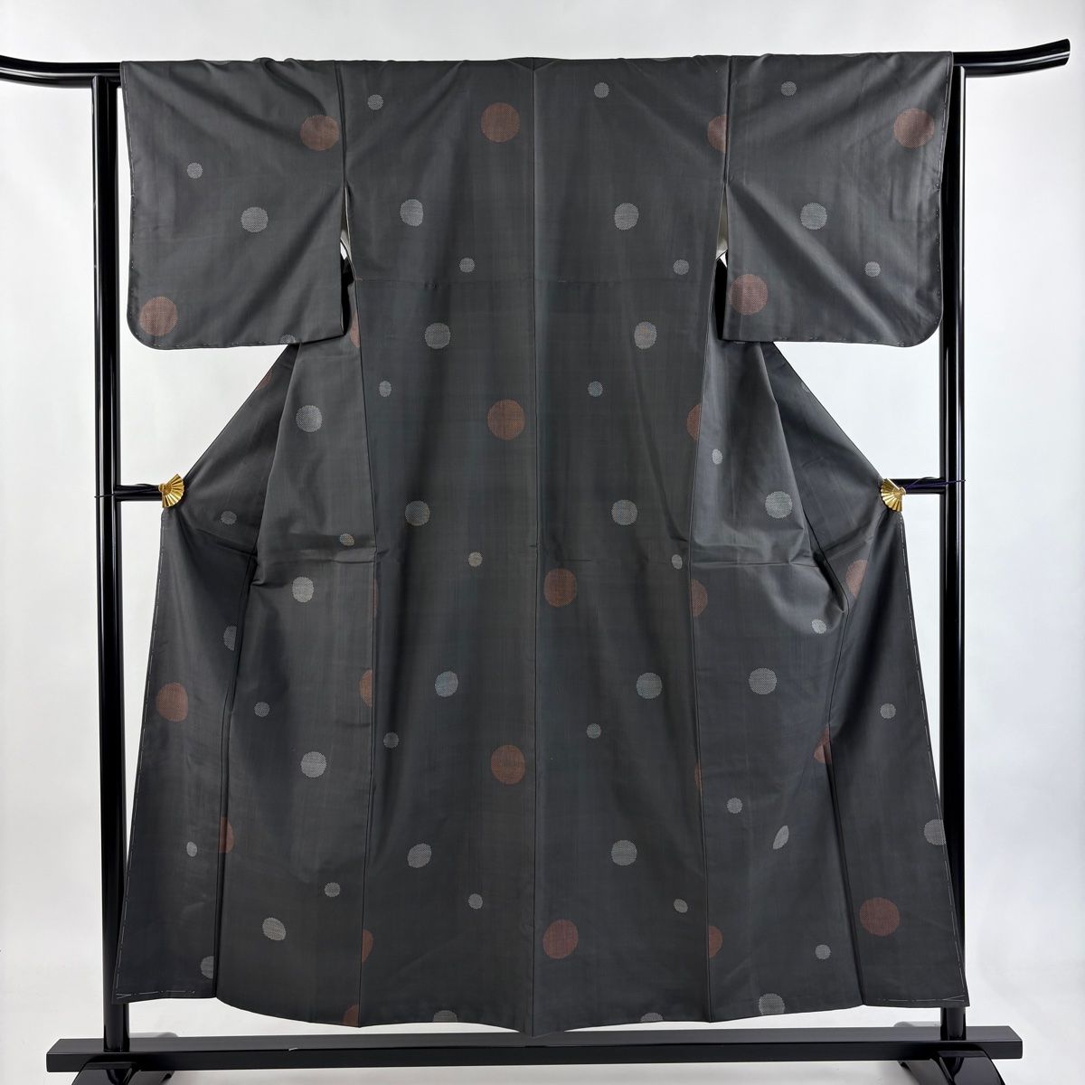 紬 身丈156 cm 裄丈64 5 M 袷 丸文 黒灰 正絹 秀品