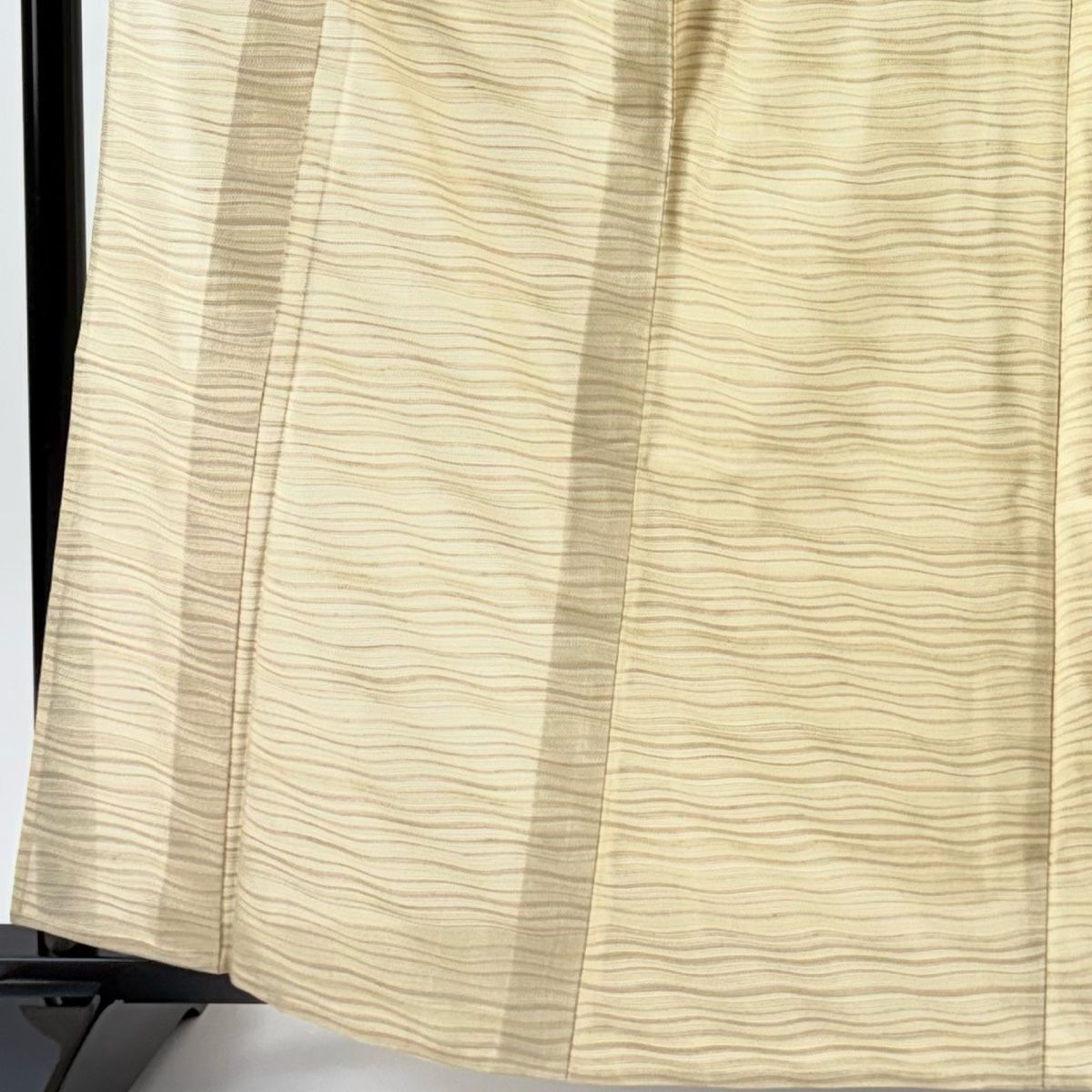 紬 身丈163 cm 裄丈65.5 M 薄物 やまと 薄茶色 正絹 秀品