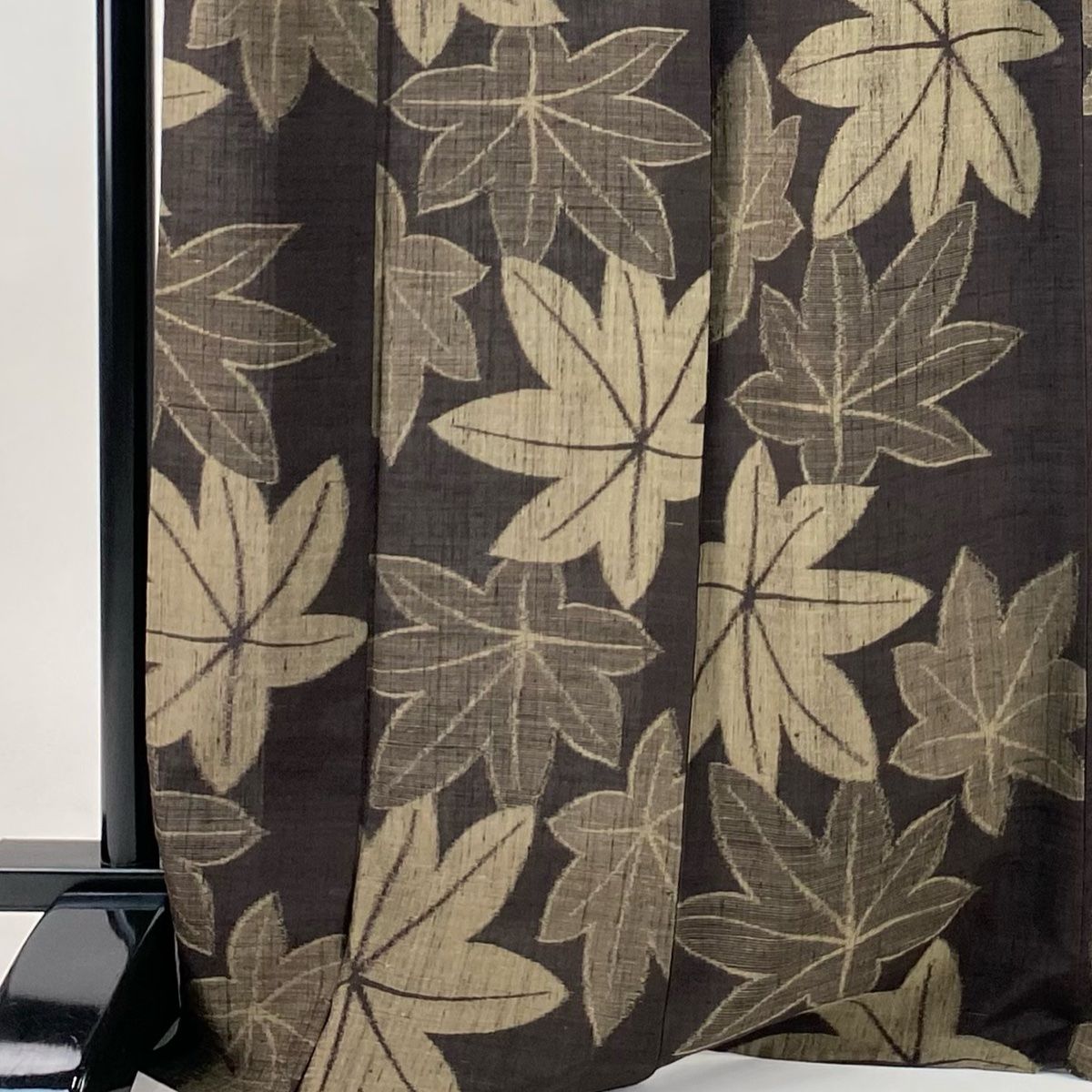 B5 美品 単衣 小千谷紬 証紙付き 唐草模様 ベージュ 茶色 小紋 着物 16 楽天市場】【中古】訪問着 紬 長尺 刺繍 花唐草模様 香染色 ベージュ