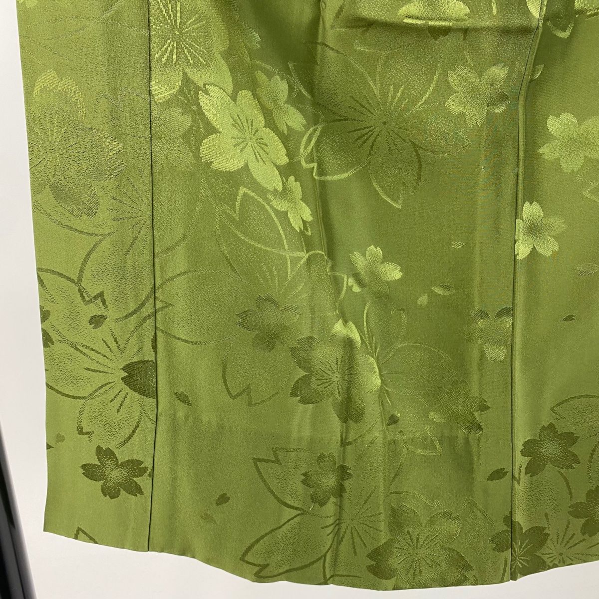 長襦袢 身丈135.5 cm 裄丈67.5 L 地紋 よもぎ色 正絹 秀品