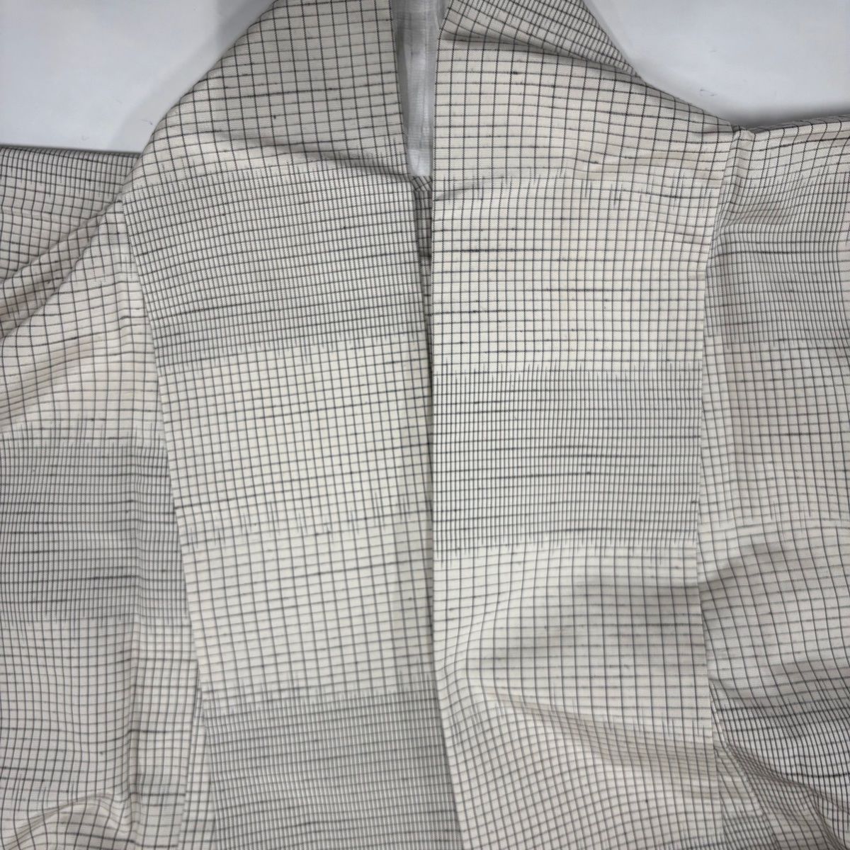  紬 身丈171 cm 裄丈67 5 L 単衣 格子 幾何学模様 灰白 正絹 秀品 紬 着物